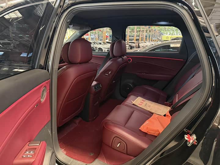 Hongqi HS6 Hybrid, 2025 — фото 6 из 9