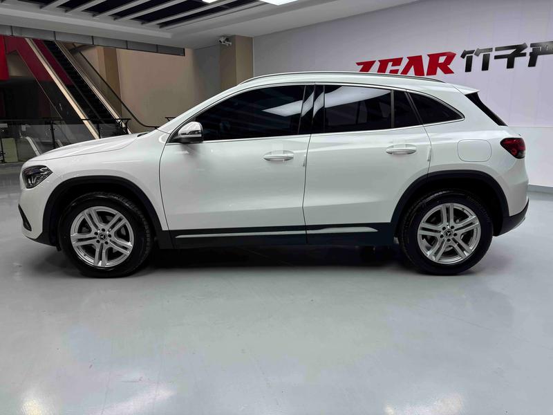 Mercedes-Benz GLA-Class, 2023 — фото 4 из 12