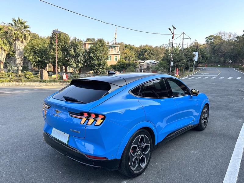 Ford Mustang Mach-E, 2021 — фото 6 из 10