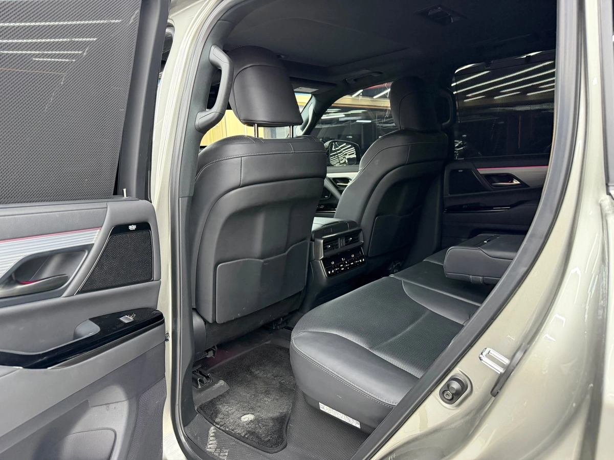 Lexus LX, 2022 — фото 8 из 10