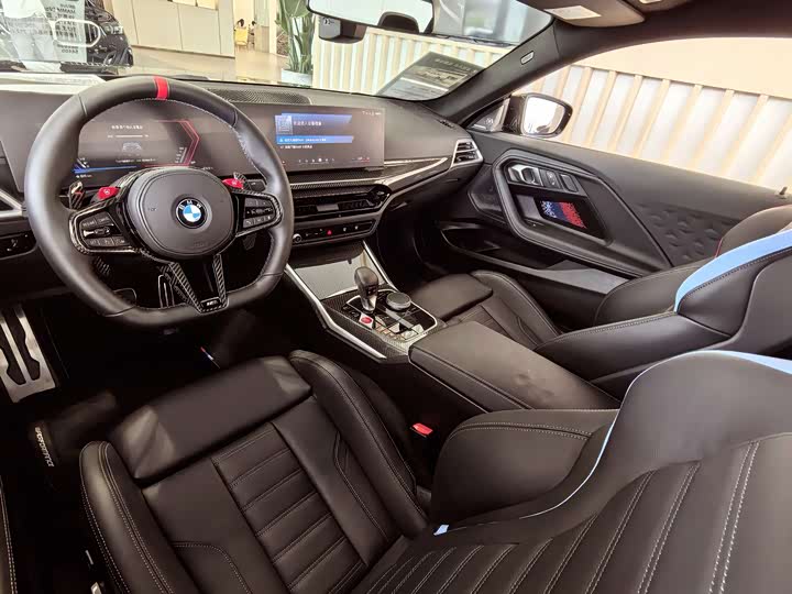BMW M2, 2025 — фото 7 из 9