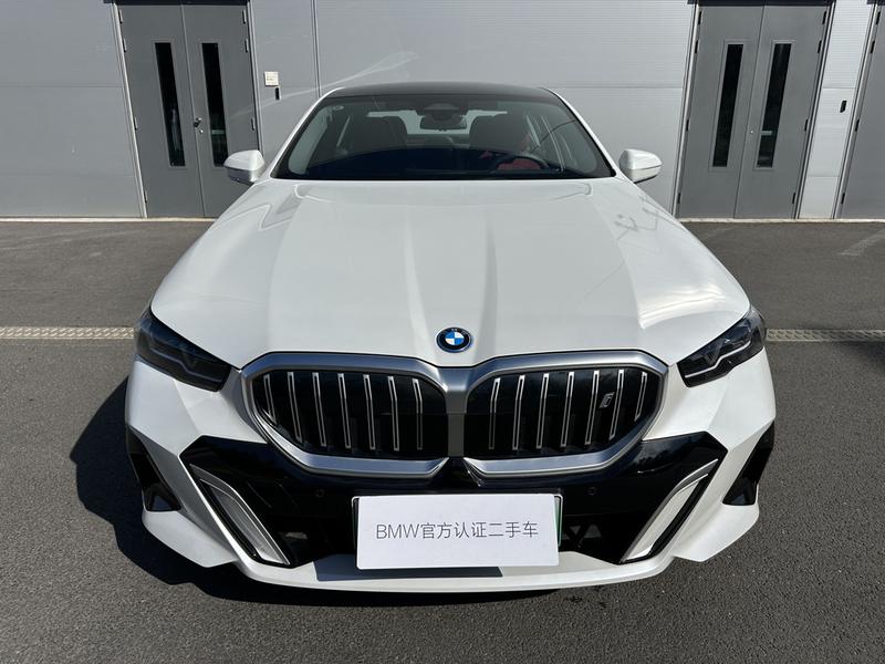 BMW i5, 2025 — фото 2 из 9