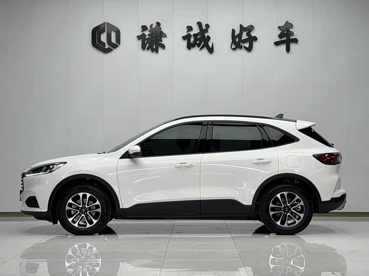 Ford Escape, 2023 — фото 4 из 9
