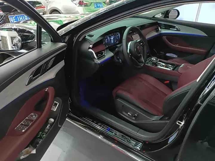 Hongqi H5, 2025 — фото 7 из 9