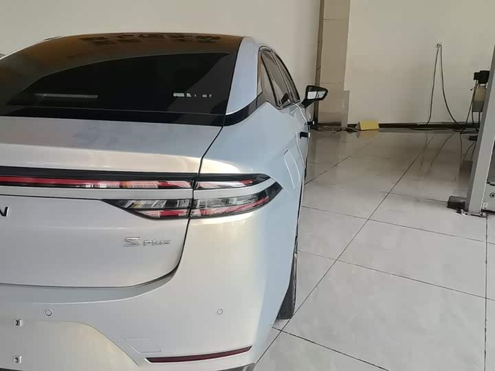 GAC Aion S Plus, 2023 — фото 8 из 9