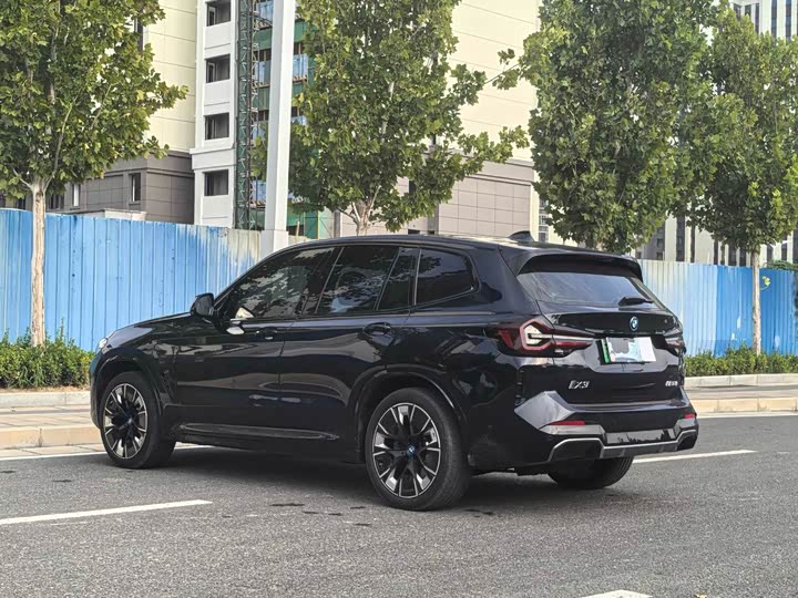 BMW iX3, 2024 — фото 9 из 9