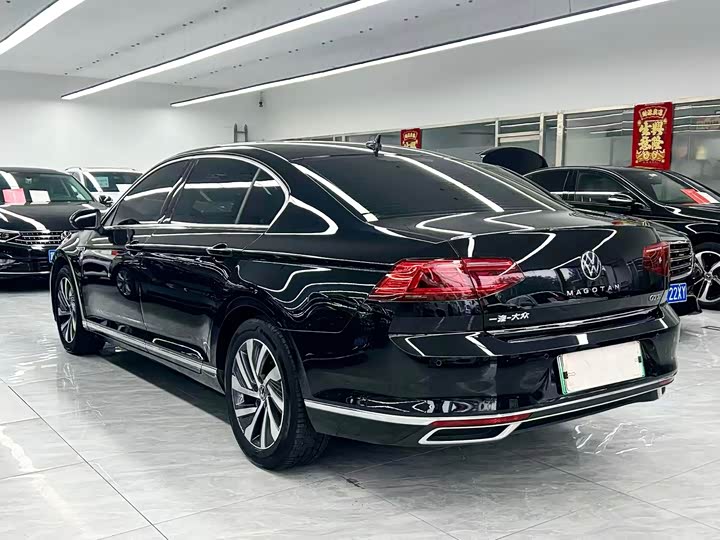 Volkswagen Magotan GTE Hybrid, 2023 — фото 4 из 9