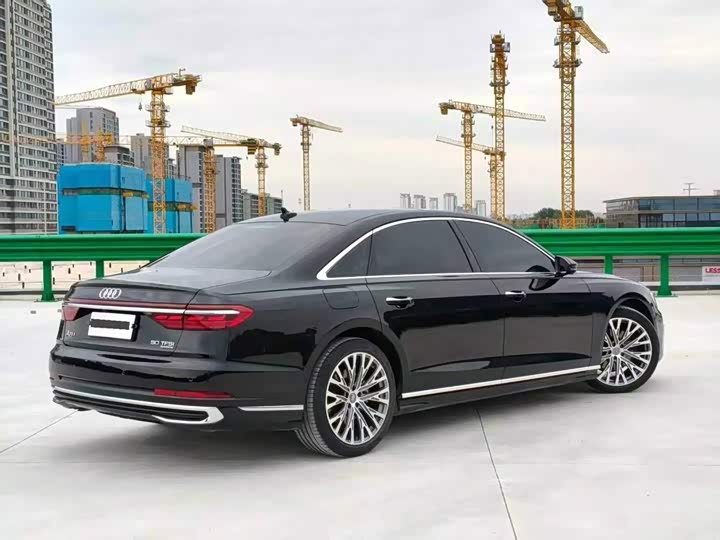 Audi A8, 2023 — фото 4 из 9