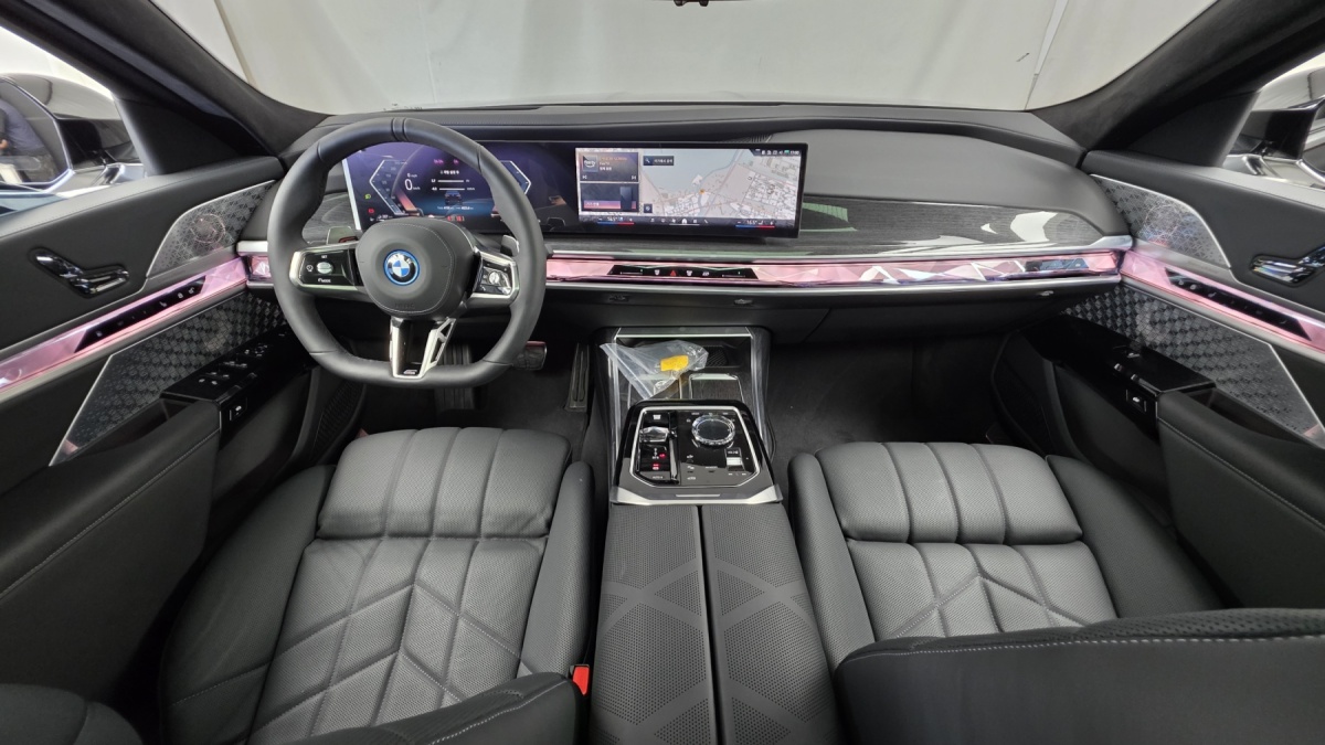 BMW 7 Series, 2025 — фото 6 из 12