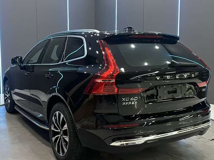 Volvo XC60, 2023 — фото 8 из 9