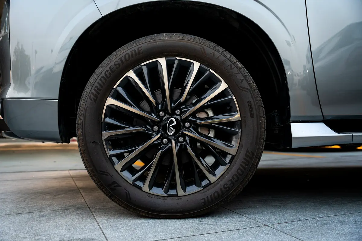 Infiniti QX80, 2025 — фото 3 из 10