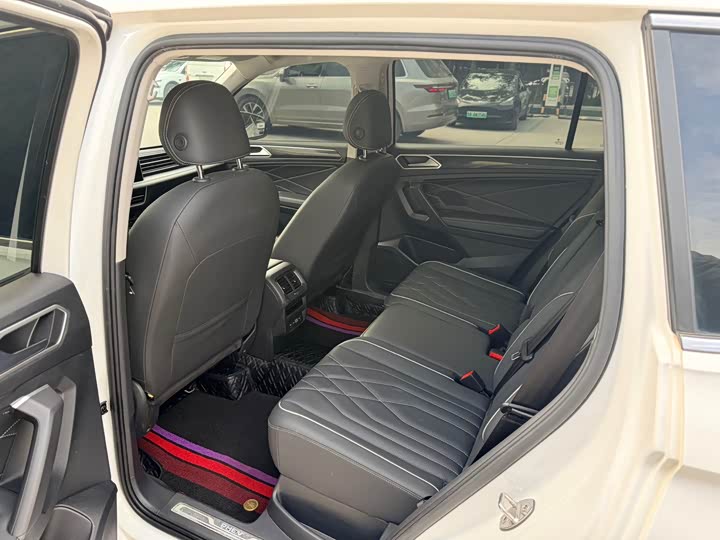 Volkswagen Tiguan L Hybrid, 2021 — фото 10 из 12