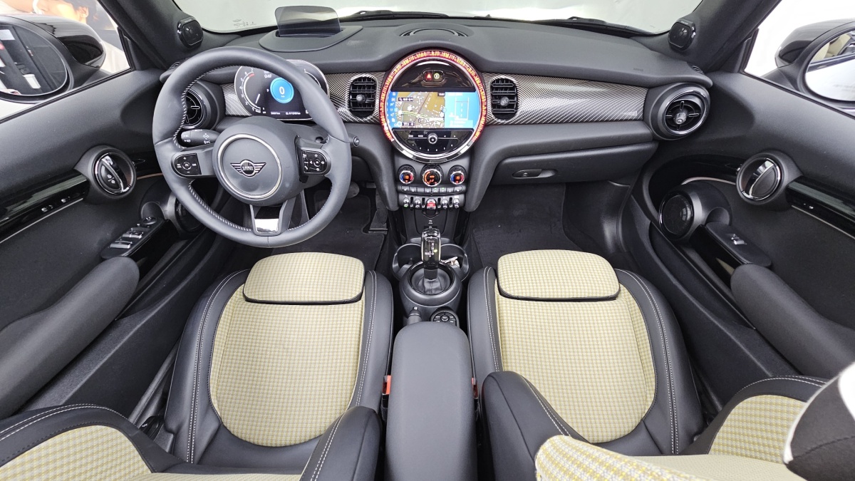Mini Cooper Convertible, 2023 — фото 6 из 12