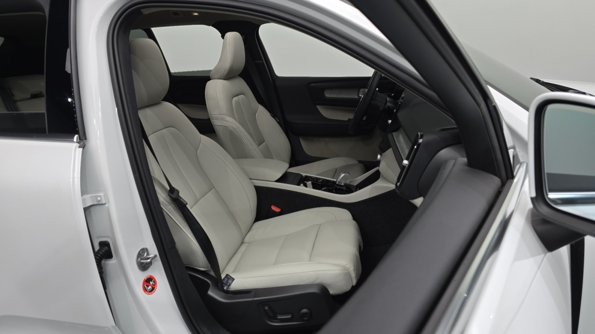 Volvo XC40, 2024 — фото 11 из 12