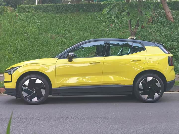 Volvo EX30, 2024 — фото 4 из 9