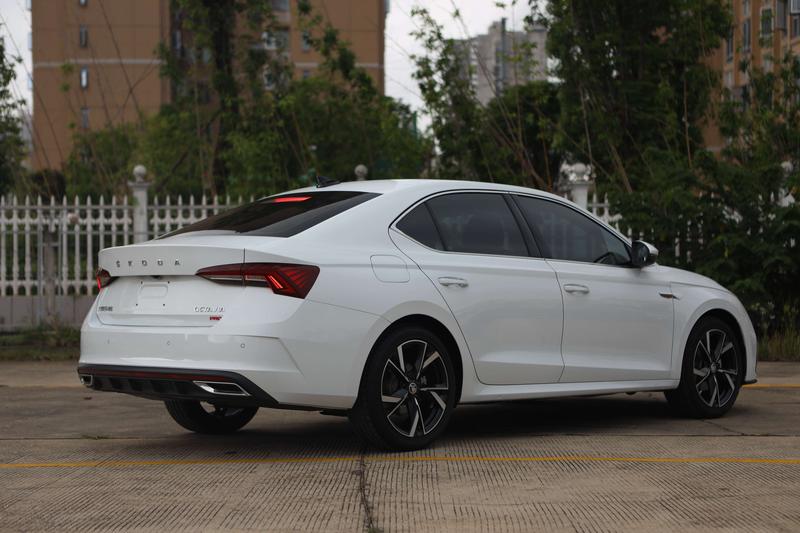 Skoda Octavia Pro, 2023 — фото 6 из 12