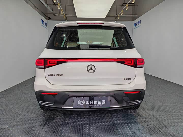 Mercedes-Benz EQB, 2023 — фото 5 из 9