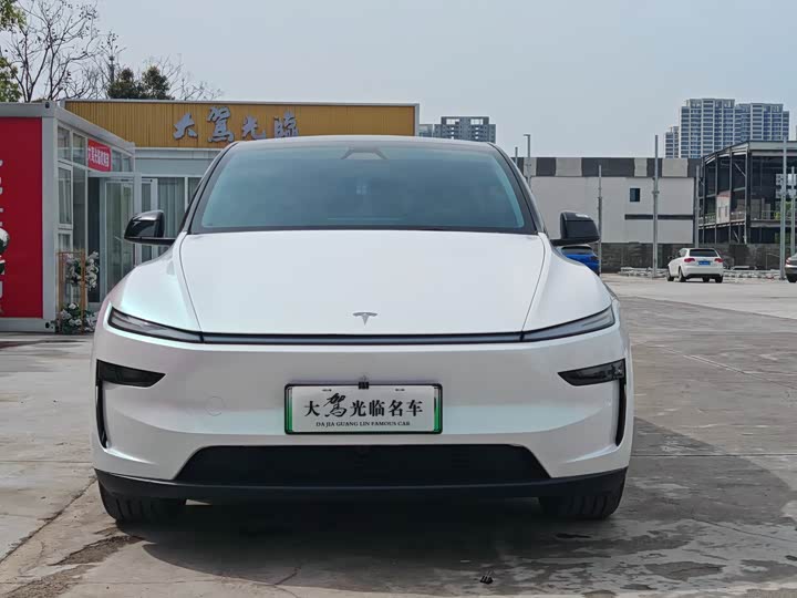 Tesla Model Y, 2025 — фото 2 из 9