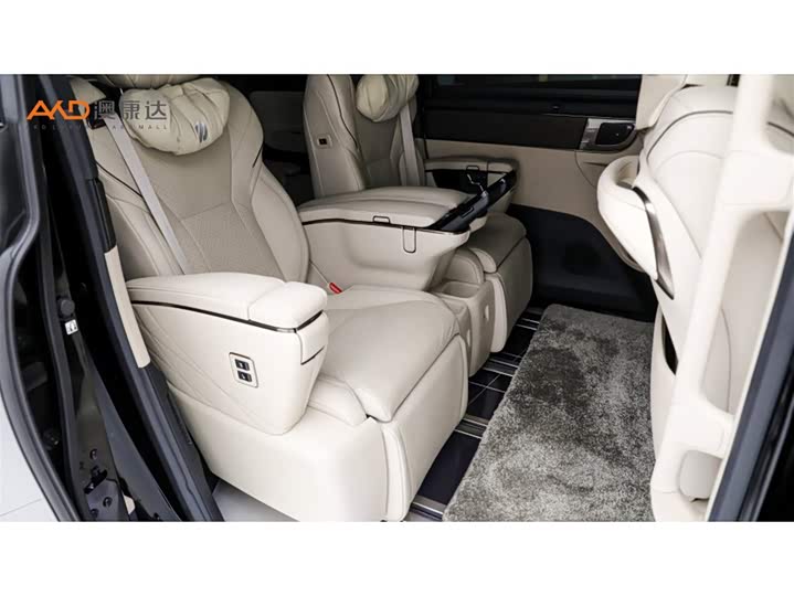 Toyota Alphard, 2025 — фото 8 из 9