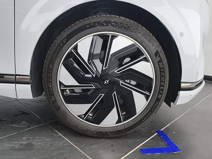 Dongfeng Yipai eπ 008, 2025 — фото 6 из 9
