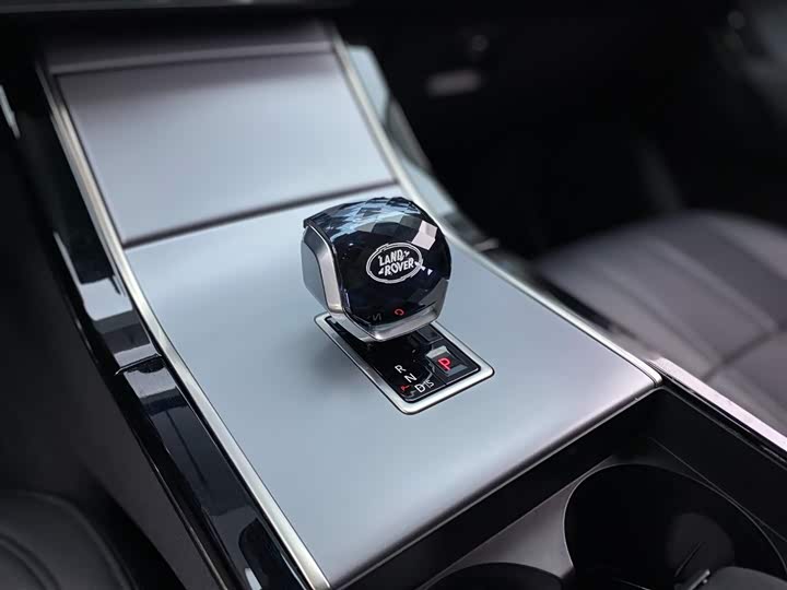 Land Rover Range Rover Velar, 2024 — фото 9 из 9