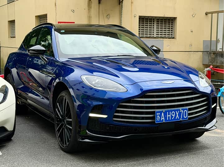 Aston Martin DBX, 2024 — фото 3 из 9