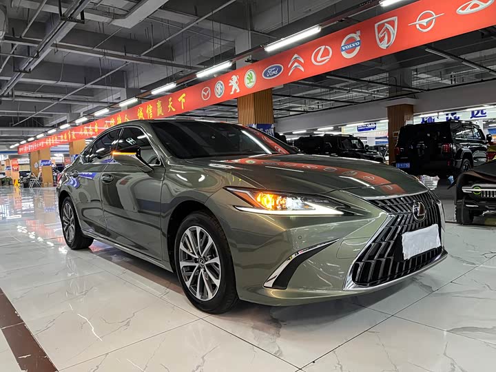Lexus ES, 2023 — фото 6 из 9