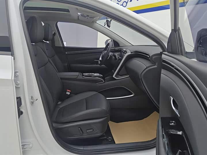 Hyundai Tucson L, 2022 — фото 8 из 9