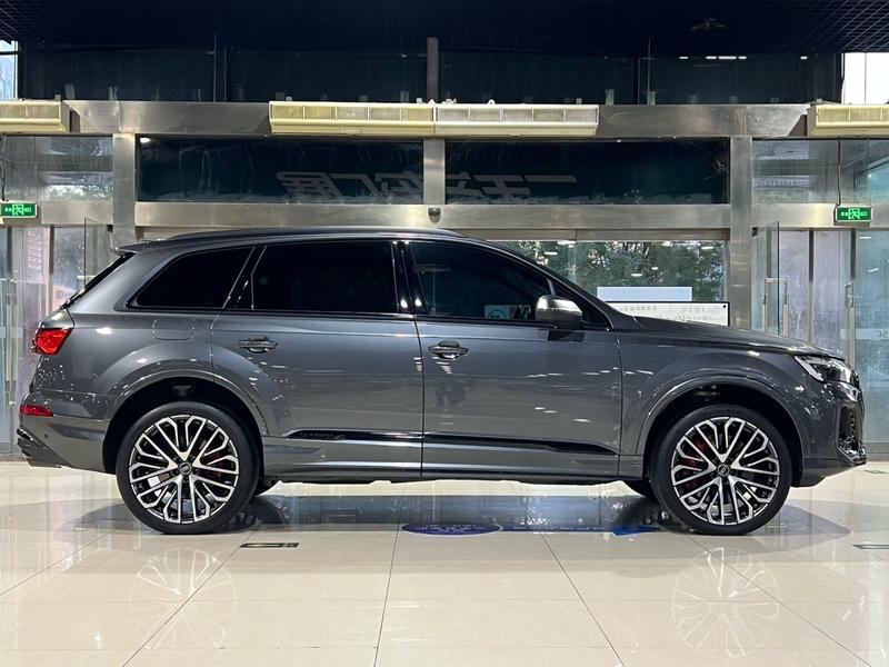 Audi SQ7, 2024 — фото 7 из 12