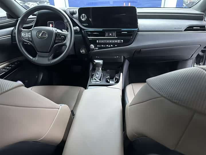 Lexus ES, 2024 — фото 7 из 9