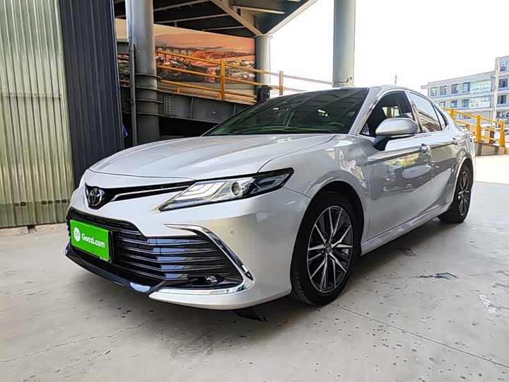 Toyota Camry, 2021 — фото 2 из 9