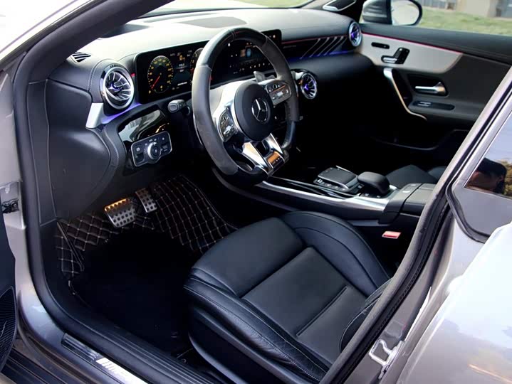 Mercedes-Benz CLA-Class AMG, 2023 — фото 4 из 9