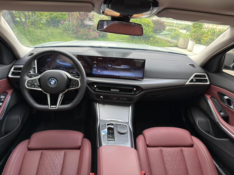 BMW i3, 2025 — фото 7 из 11