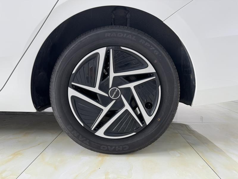 Roewe D6, 2025 — фото 11 из 12