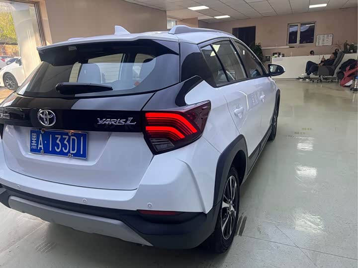 Toyota Yaris L Hatchback, 2022 — фото 4 из 9
