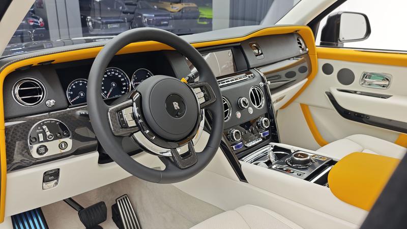 Rolls-Royce Cullinan, 2023 — фото 6 из 11