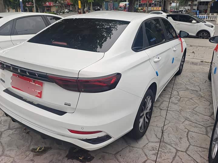 Geely Emgrand, 2023 — фото 3 из 9