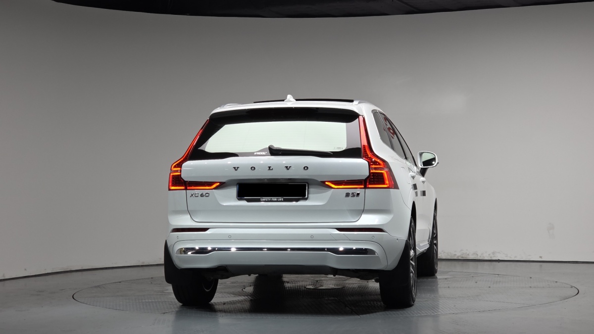 Volvo XC60, 2024 — фото 4 из 12
