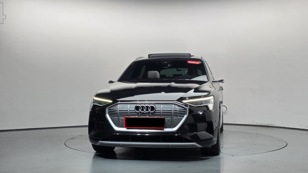 Audi e-tron, 2022 — фото 3 из 12