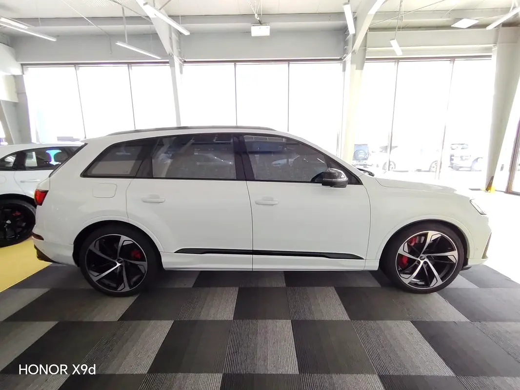 Audi SQ7, 2023 — фото 9 из 10