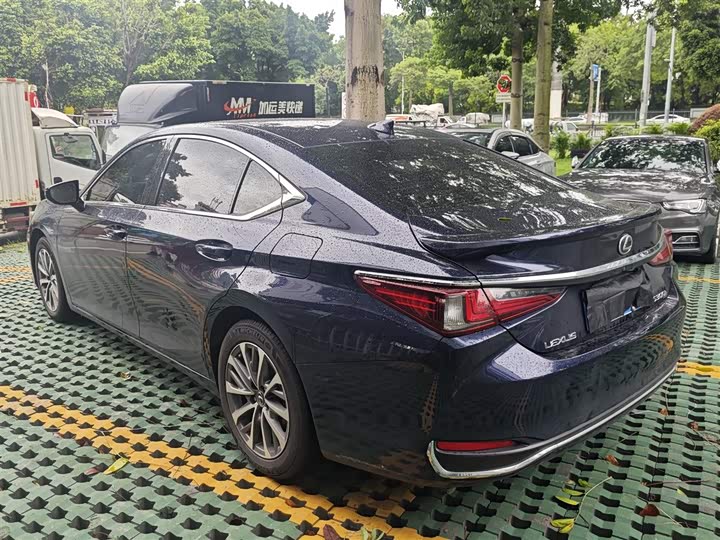 Lexus ES, 2022 — фото 5 из 9
