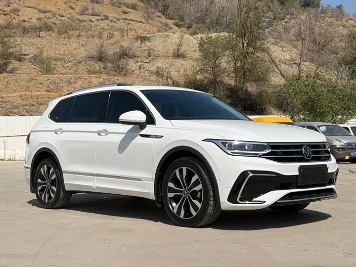 Volkswagen Tiguan L Pro, 2024 — фото 3 из 9