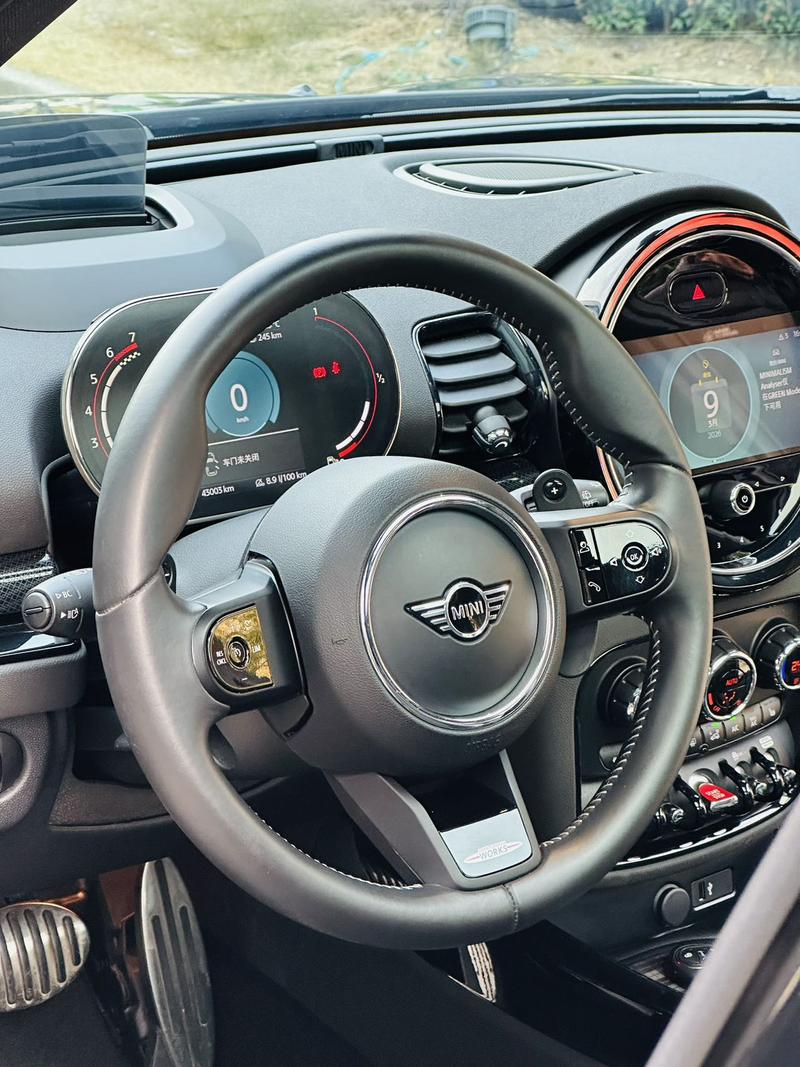 Mini Clubman JCW, 2022 — фото 7 из 9