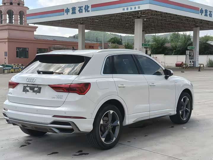 Audi Q3, 2023 — фото 5 из 9