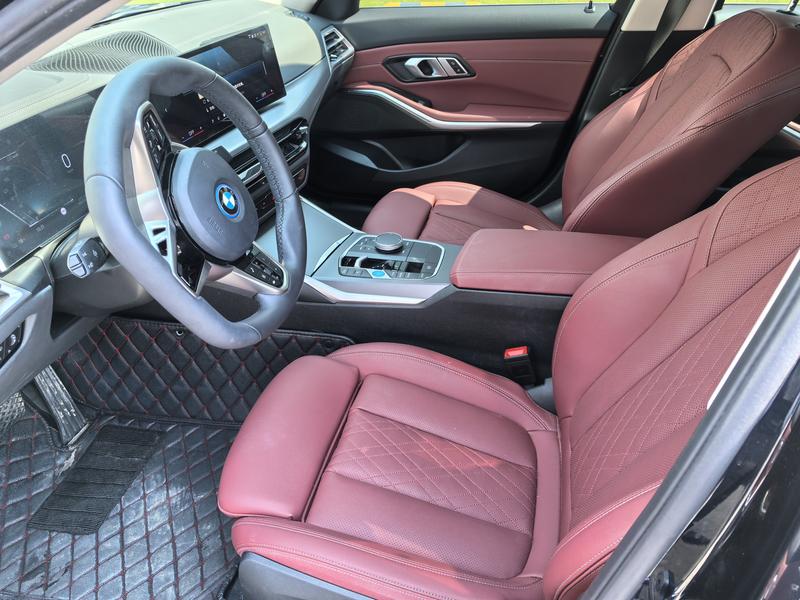 BMW i3, 2024 — фото 8 из 10