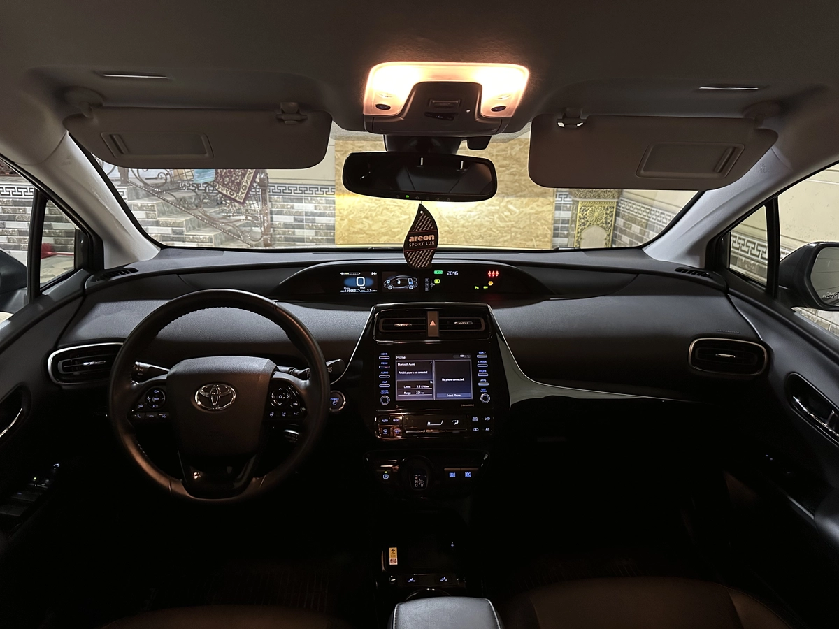 Toyota Prius, 2021 — фото 10 из 12