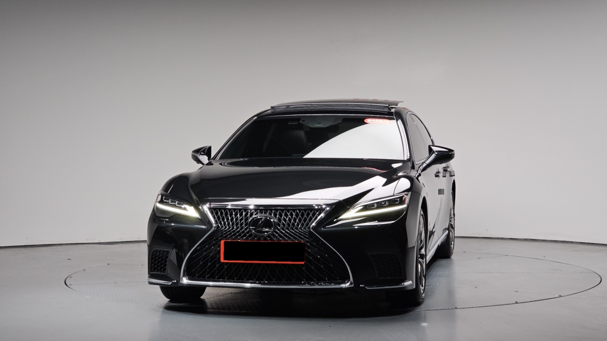 Lexus LS, 2022 — фото 3 из 12