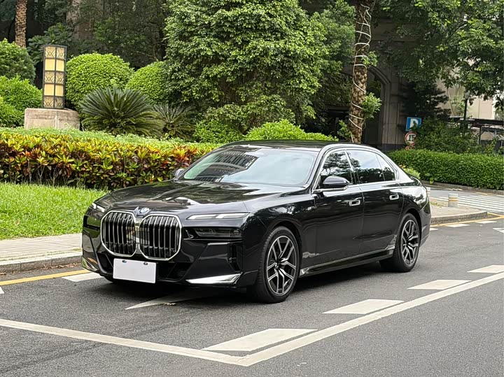 BMW 7 Series, 2024 — фото 2 из 9