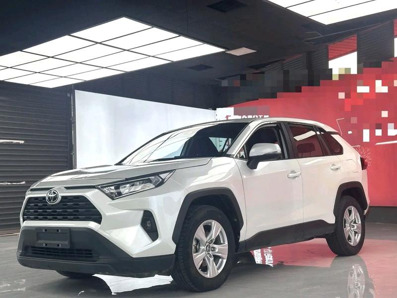 Toyota RAV4, 2023 — купить в Смоленске под ключ