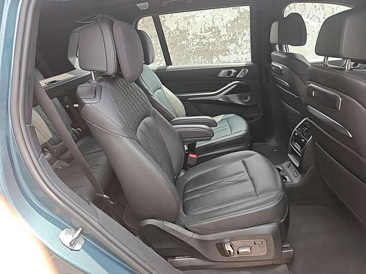 BMW X7, 2023 — фото 7 из 9